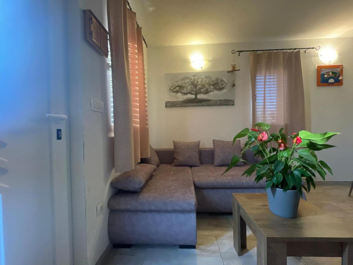 Studio Apartment Dona Трогир Экстерьер фото