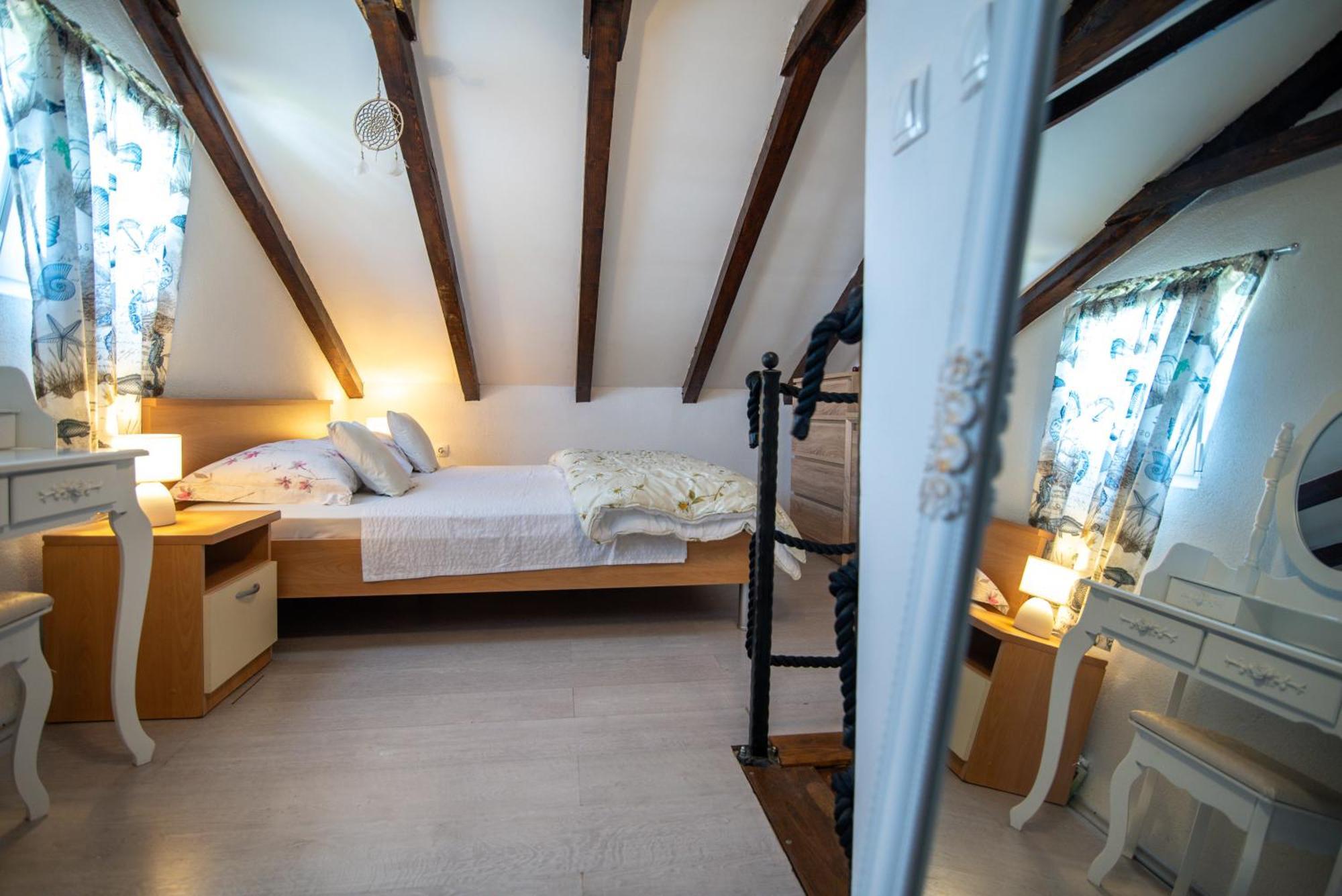 Studio Apartment Dona Трогир Экстерьер фото